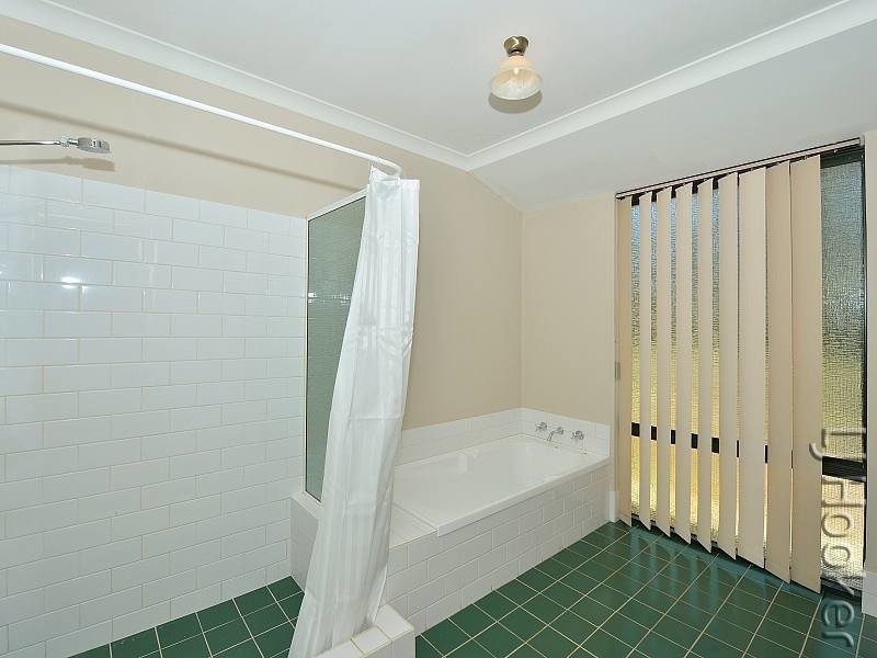 24 Davis Road, Barragup WA 6209