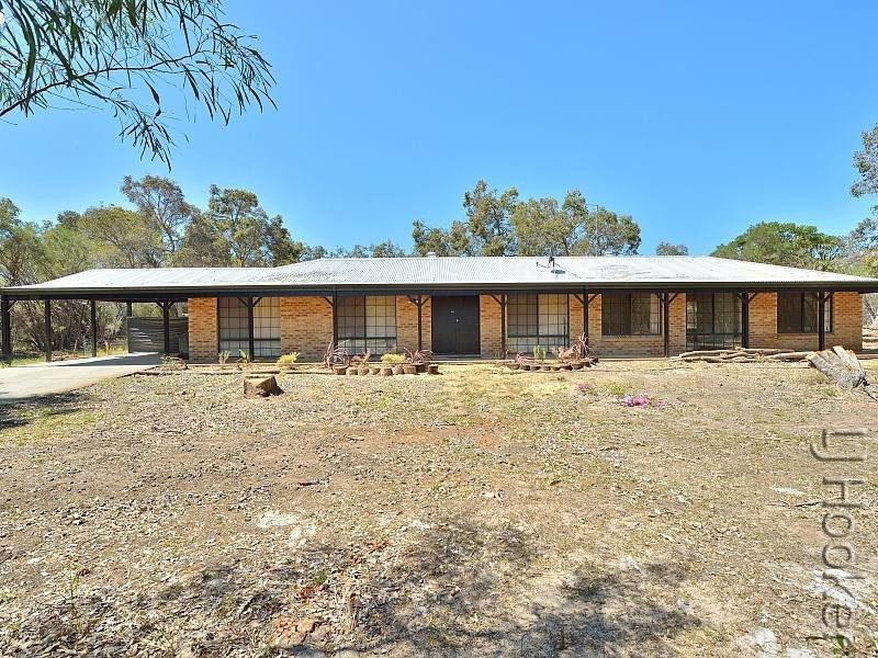 24 Davis Road, Barragup WA 6209