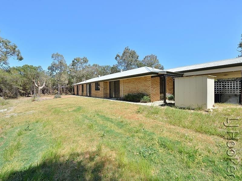 24 Davis Road, Barragup WA 6209
