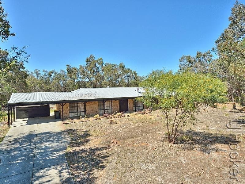 24 Davis Road, Barragup WA 6209