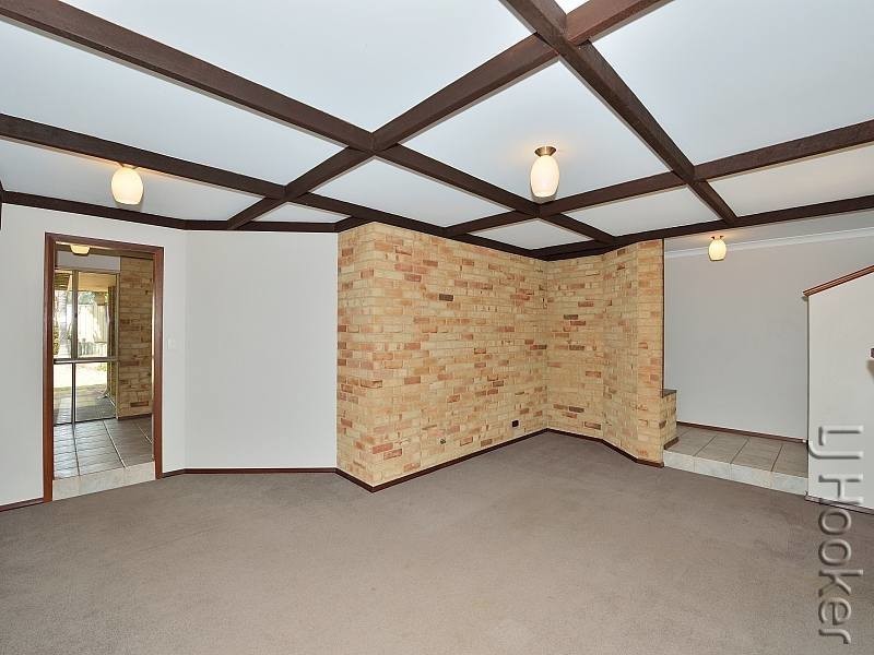 166 Mclarty Road, Halls Head WA 6210