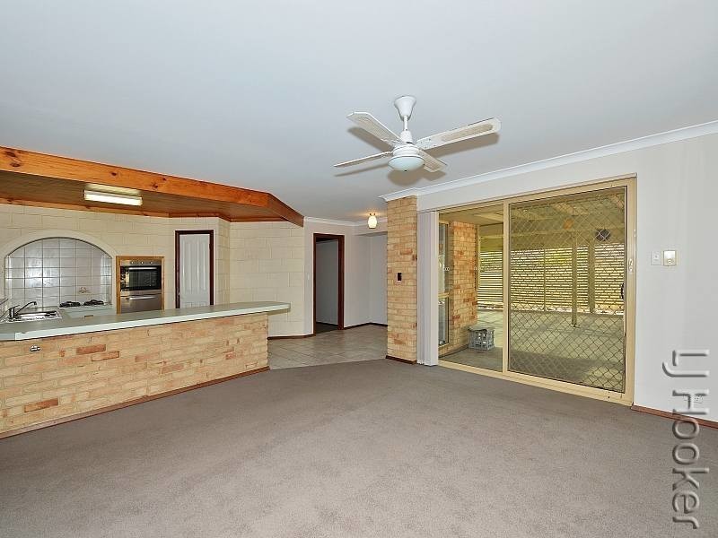 166 Mclarty Road, Halls Head WA 6210