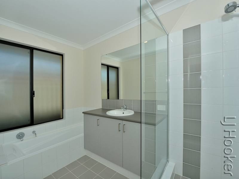 12 Harvey Crescent, South Yunderup WA 6208