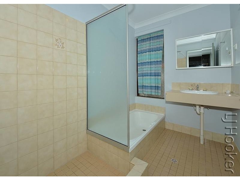 8 Warbrook Place, Coodanup WA 6210