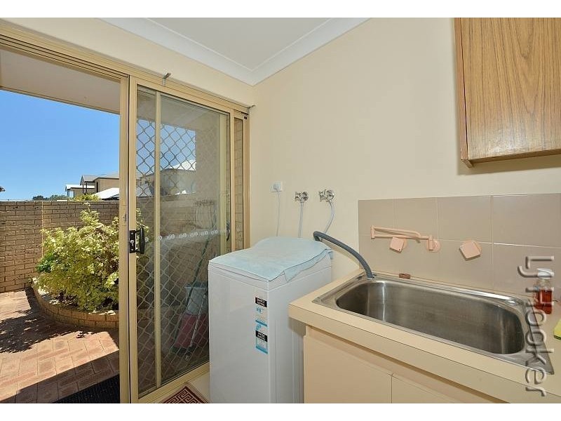 2/5 Shannon Road, Silver Sands WA 6210