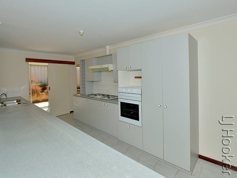 8 Bucentaur Place, Halls Head WA 6210