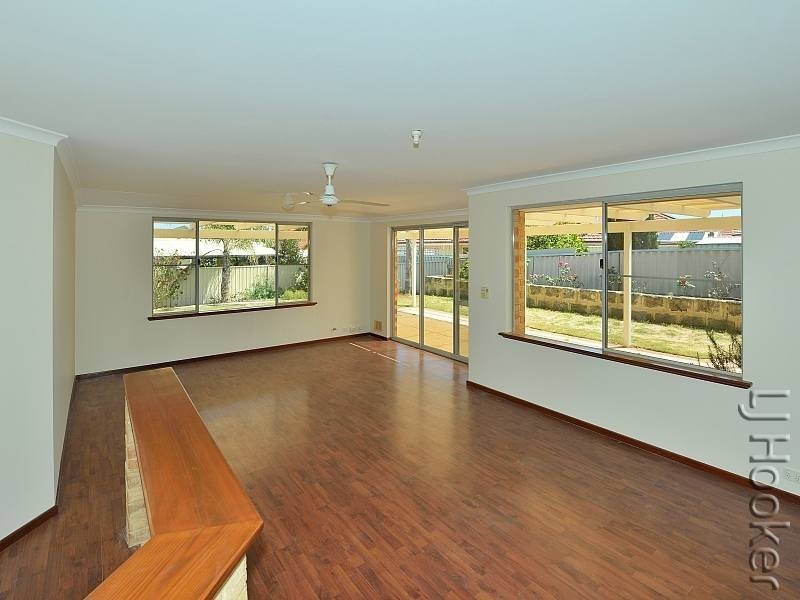 8 Bucentaur Place, Halls Head WA 6210