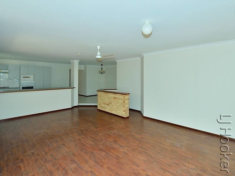 8 Bucentaur Place, Halls Head WA 6210