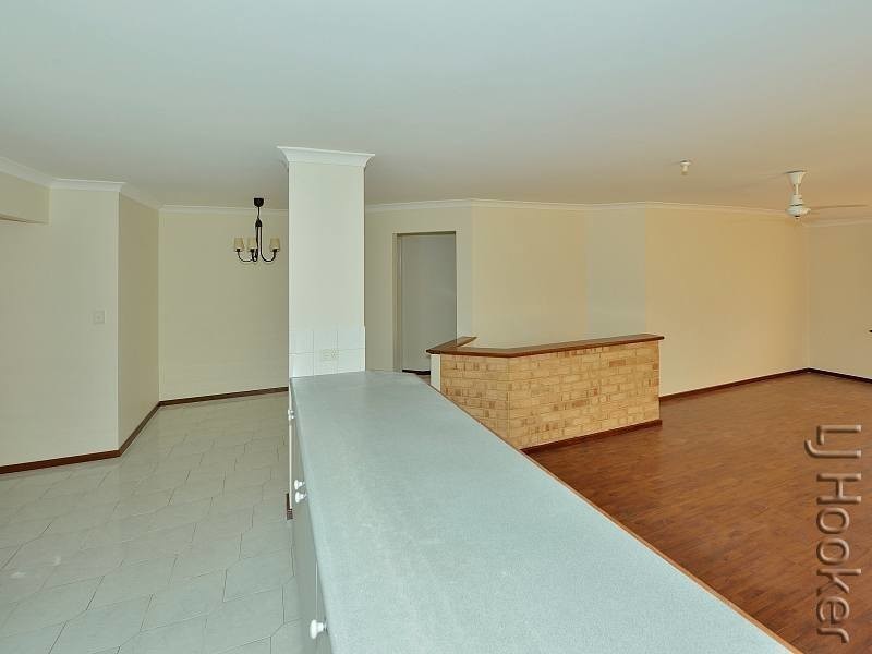 8 Bucentaur Place, Halls Head WA 6210