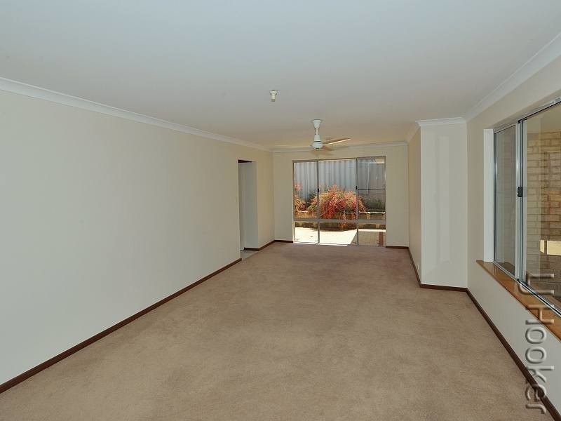 8 Bucentaur Place, Halls Head WA 6210