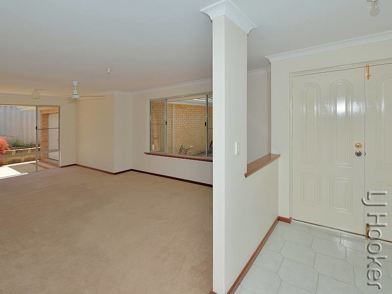 8 Bucentaur Place, Halls Head WA 6210