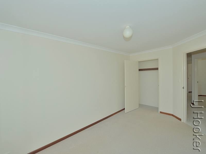 8 Bucentaur Place, Halls Head WA 6210