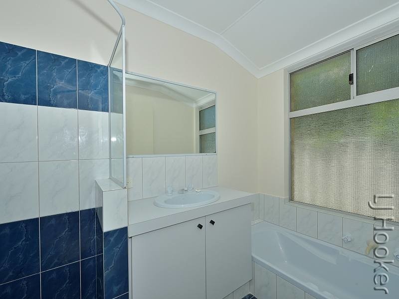 8 Bucentaur Place, Halls Head WA 6210