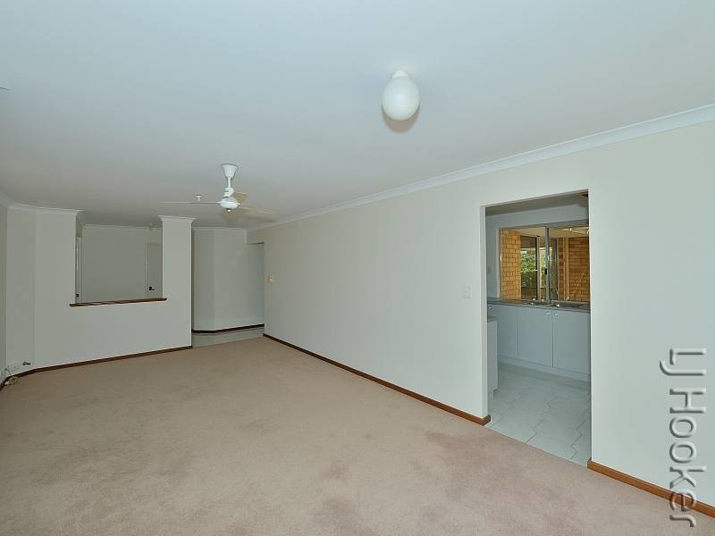 8 Bucentaur Place, Halls Head WA 6210