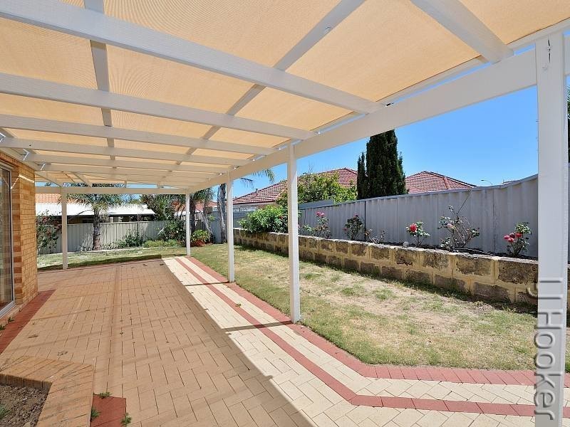 8 Bucentaur Place, Halls Head WA 6210