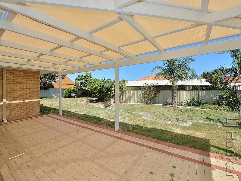 8 Bucentaur Place, Halls Head WA 6210