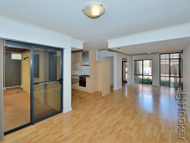 32/1 Mariners Cove Drive, Dudley Park WA 6210