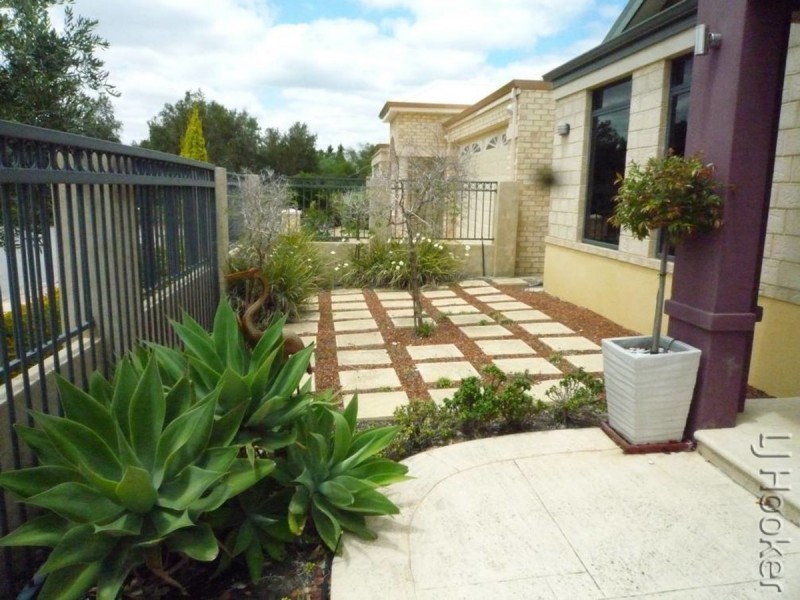 20 Tasman Loop, Dudley Park WA 6210