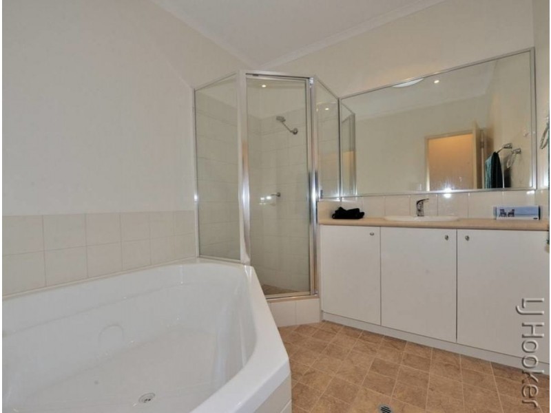 4/3 Piccolo Place, Halls Head WA 6210