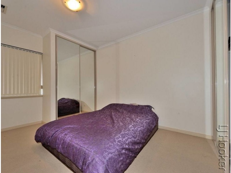 4/3 Piccolo Place, Halls Head WA 6210