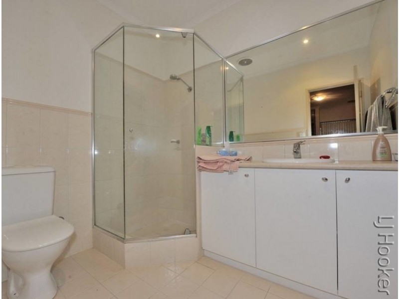4/3 Piccolo Place, Halls Head WA 6210