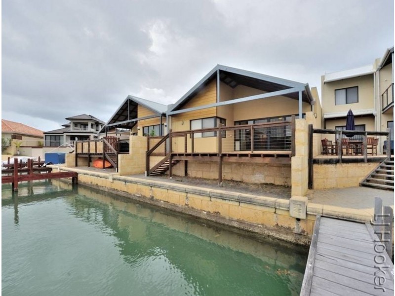 4/3 Piccolo Place, Halls Head WA 6210