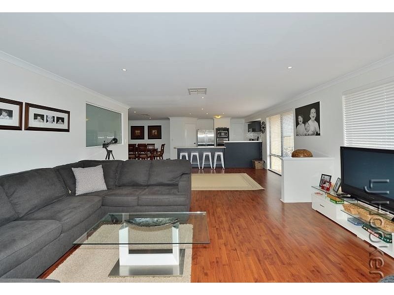 19 Sail Avenue, Wannanup WA 6210