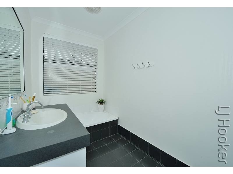 19 Sail Avenue, Wannanup WA 6210