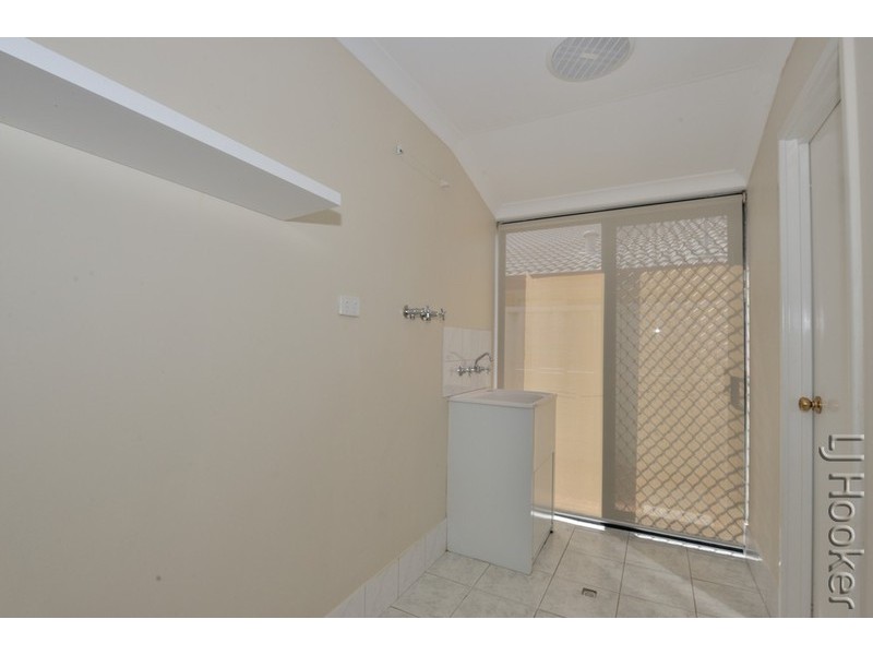 32 Floribunda Avenue, Halls Head WA 6210