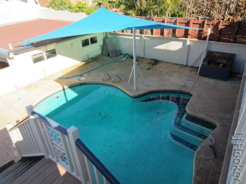 9 Hill Street, Halls Head WA 6210