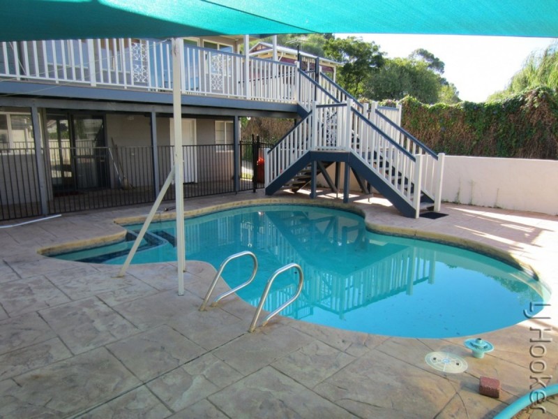 9 Hill Street, Halls Head WA 6210