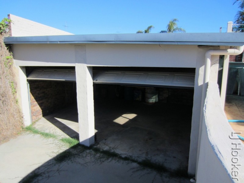 9 Hill Street, Halls Head WA 6210