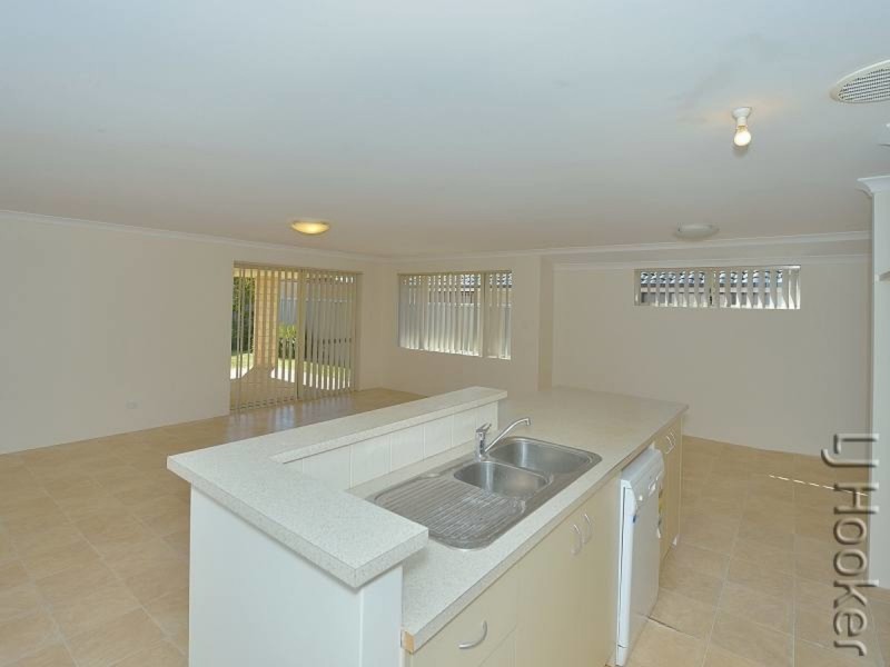 13 Crusoe Link, Secret Harbour WA 6173