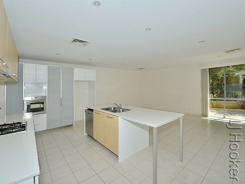 49 Portrush Parade, Meadow Springs WA 6210