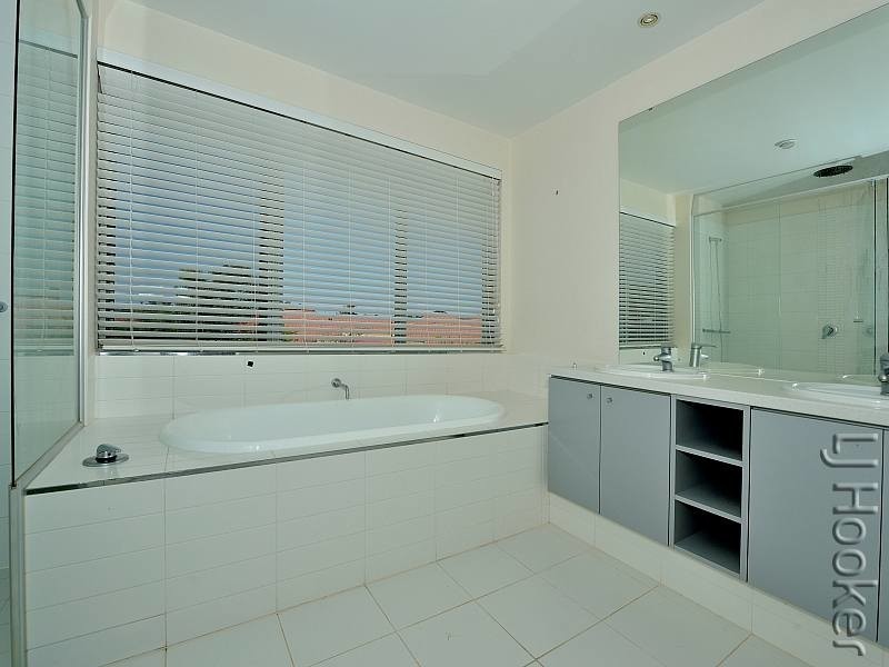 49 Portrush Parade, Meadow Springs WA 6210