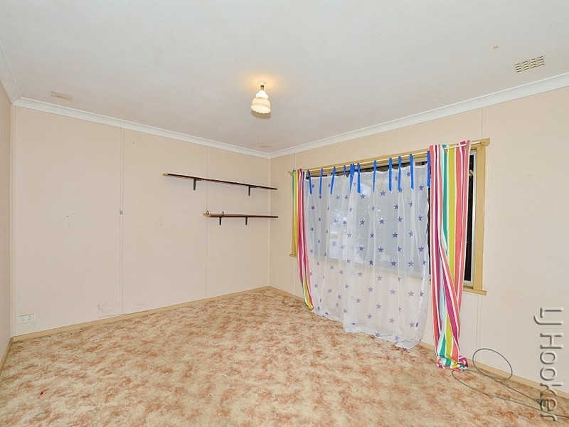 24 Leigh Street, Dudley Park WA 6210