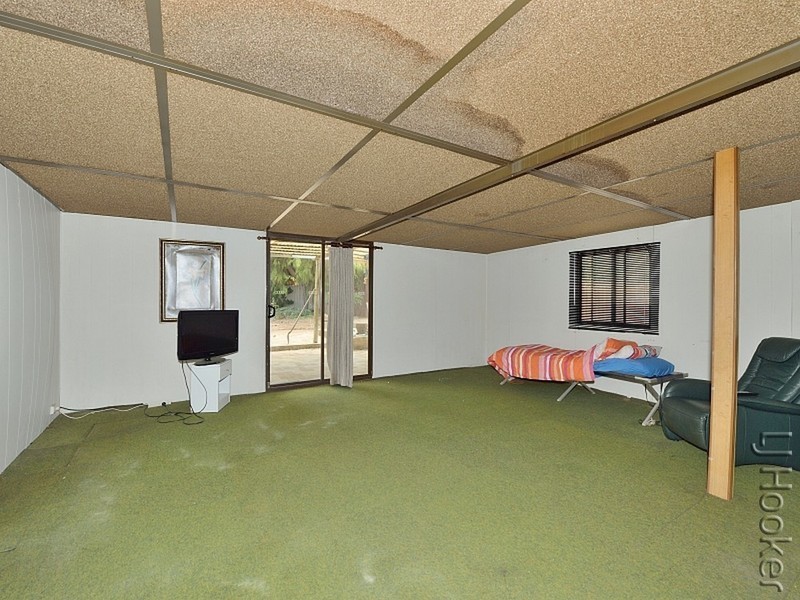 24 Leigh Street, Dudley Park WA 6210