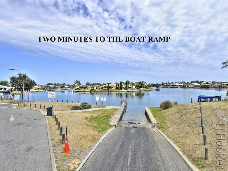 24 Leigh Street, Dudley Park WA 6210