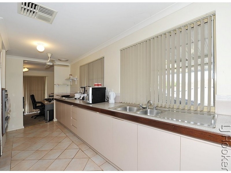 26 Casuarina Drive, Halls Head WA 6210