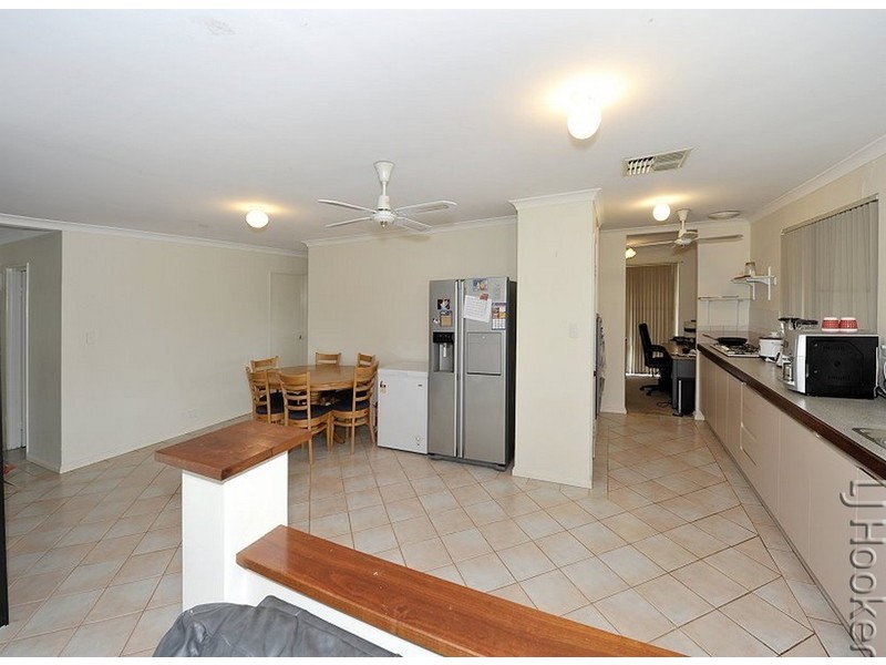 26 Casuarina Drive, Halls Head WA 6210