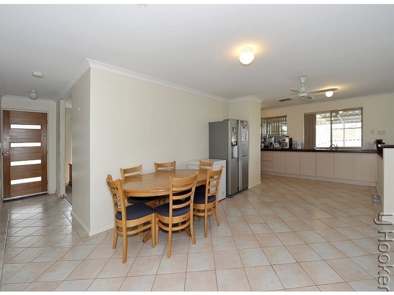 26 Casuarina Drive, Halls Head WA 6210