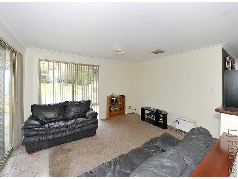 26 Casuarina Drive, Halls Head WA 6210