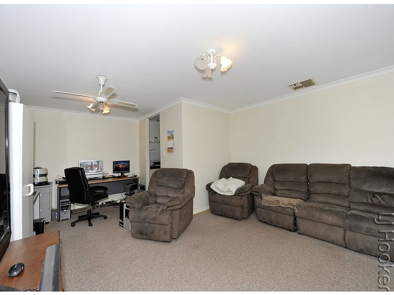 26 Casuarina Drive, Halls Head WA 6210