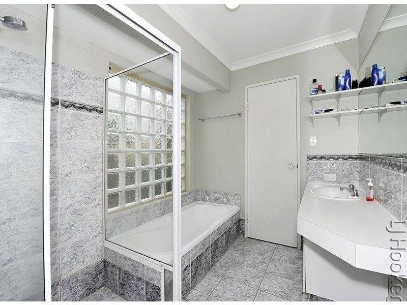 26 Casuarina Drive, Halls Head WA 6210