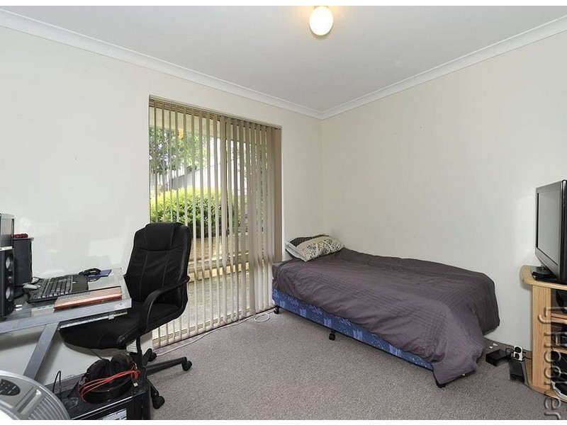 26 Casuarina Drive, Halls Head WA 6210