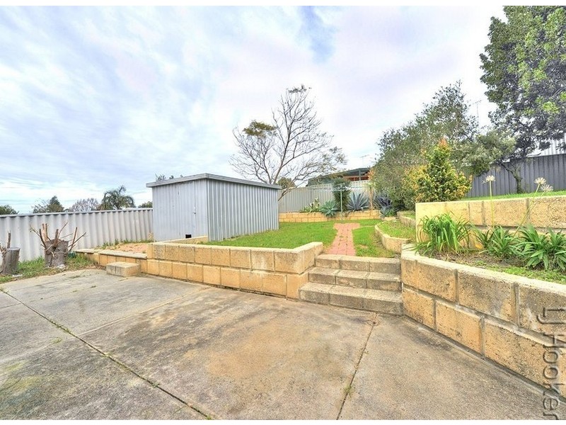 26 Casuarina Drive, Halls Head WA 6210