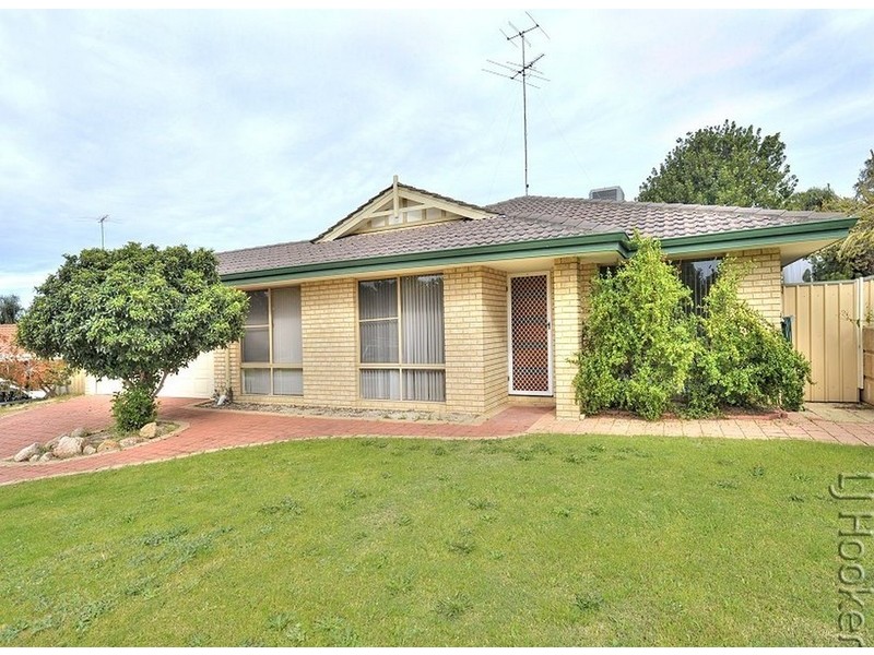 26 Casuarina Drive, Halls Head WA 6210