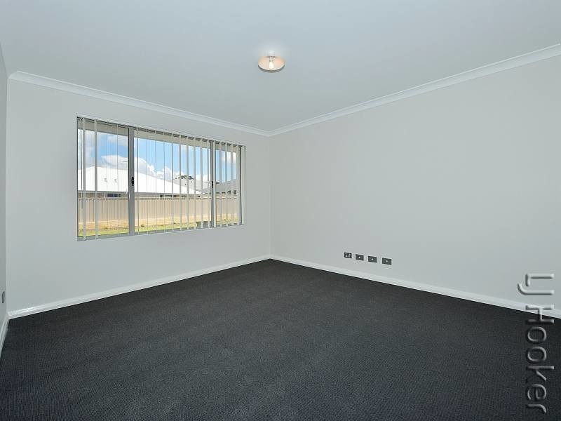 16 Kirkbrae Pass, Meadow Springs WA 6210