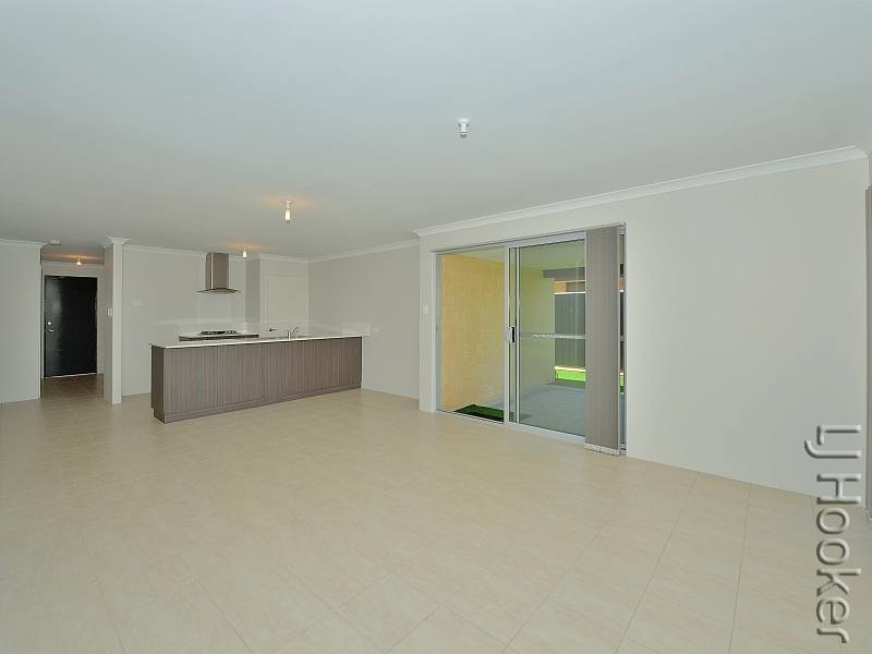 9 Blanche Crescent, Lakelands WA 6180