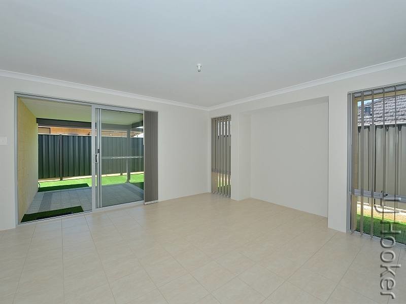 9 Blanche Crescent, Lakelands WA 6180